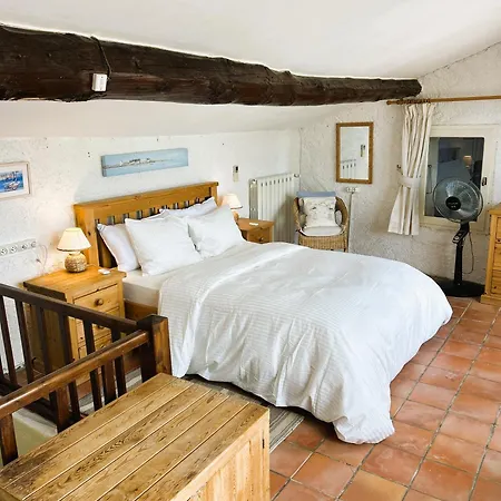 La Quarante, Petit Havre Cosy Au Milieu Des Vignes